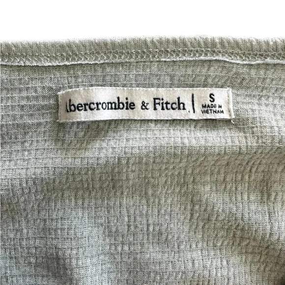 Abercrombie & Fitch Smocked Blouse Shirt With Tie Front Size Small Green - Picture 3 of 8